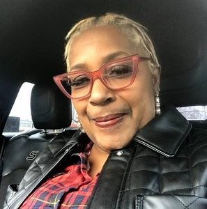 Meet your Posher, Robyn